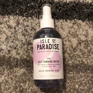 New, Isle of Paradise self tanning water (Dark)!!